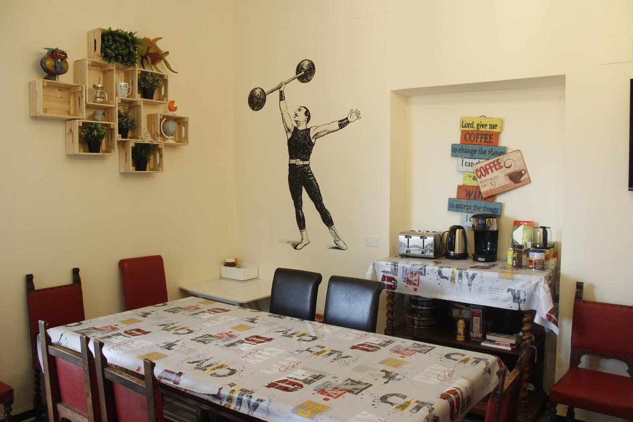 Victoria House Hostel Genoa Luaran gambar