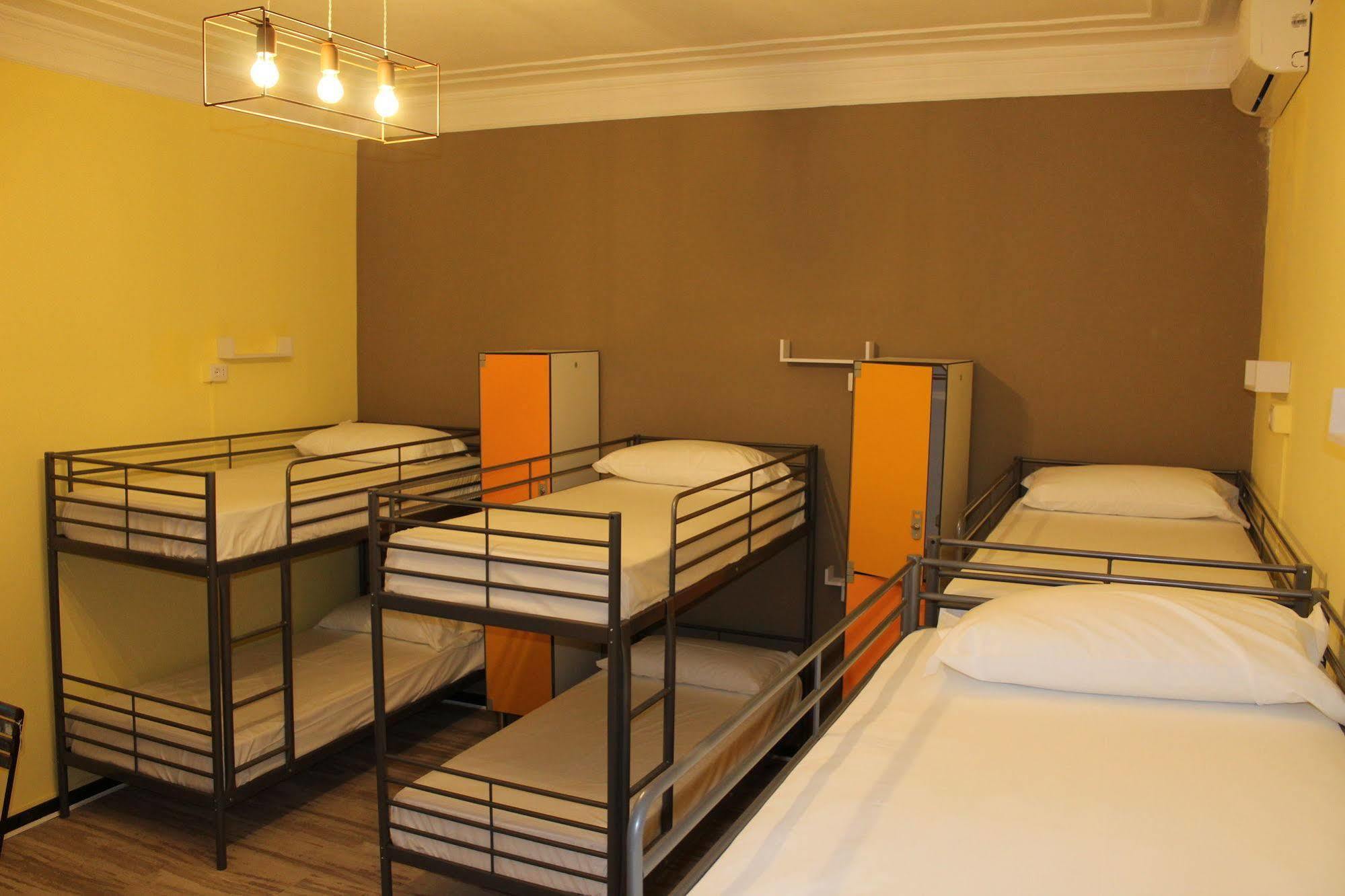 Victoria House Hostel Genoa Luaran gambar