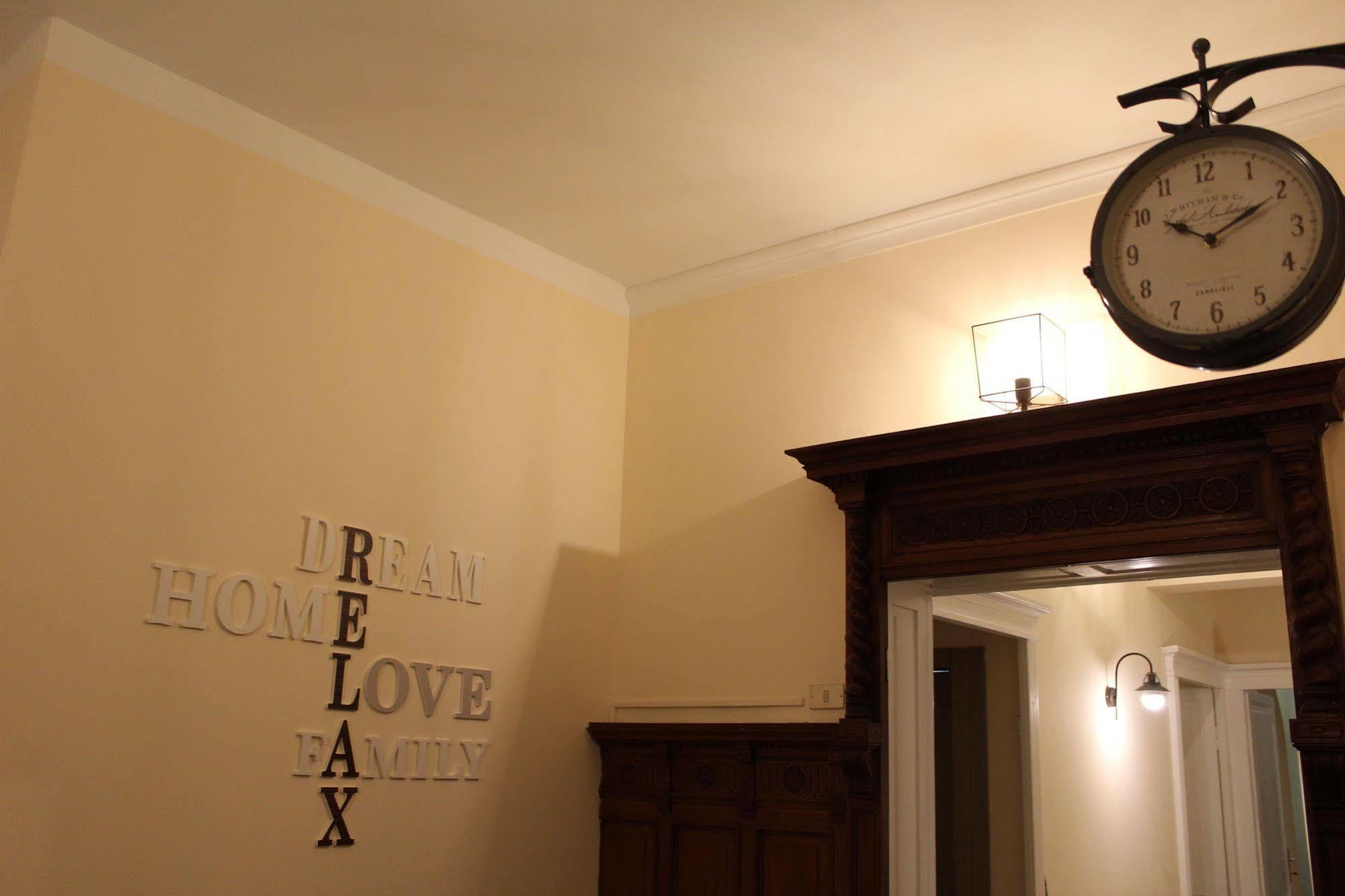 Victoria House Hostel Genoa Luaran gambar